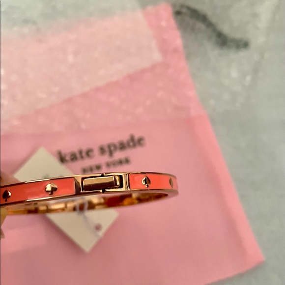 kate spade Jewelry - NWT Kate Spade spot the spade enamel hinged bangle